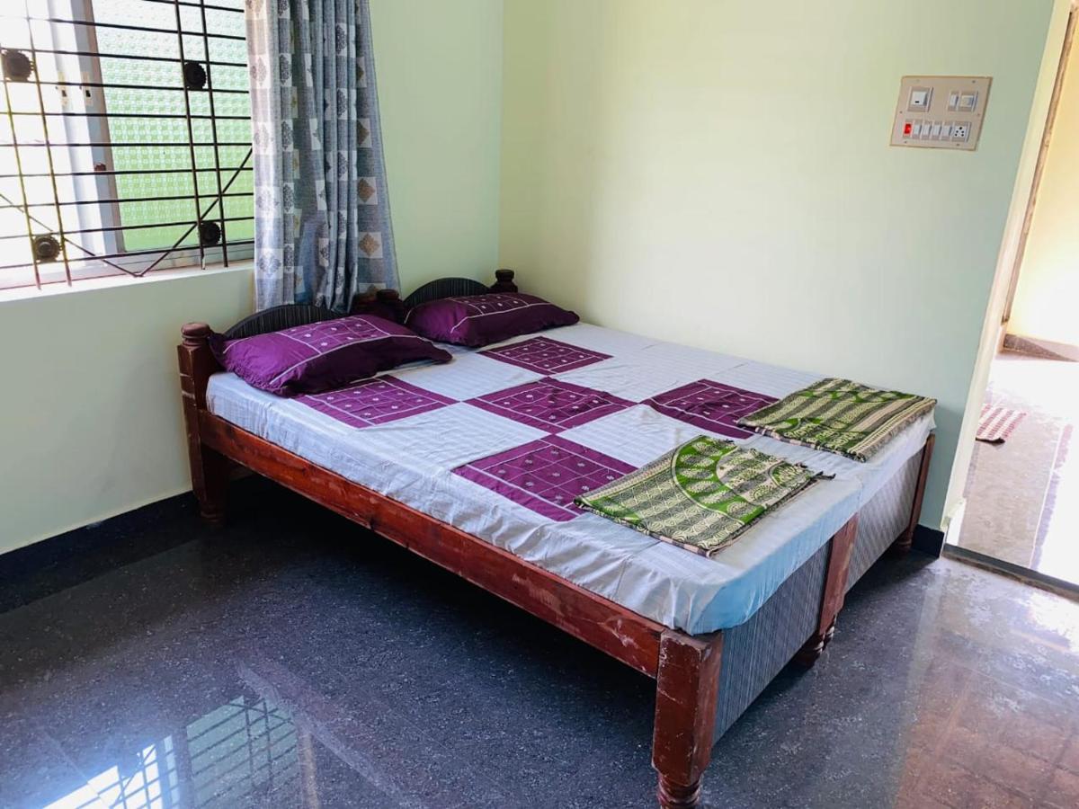 Prajwal Home Stay Hampi Szoba fotó