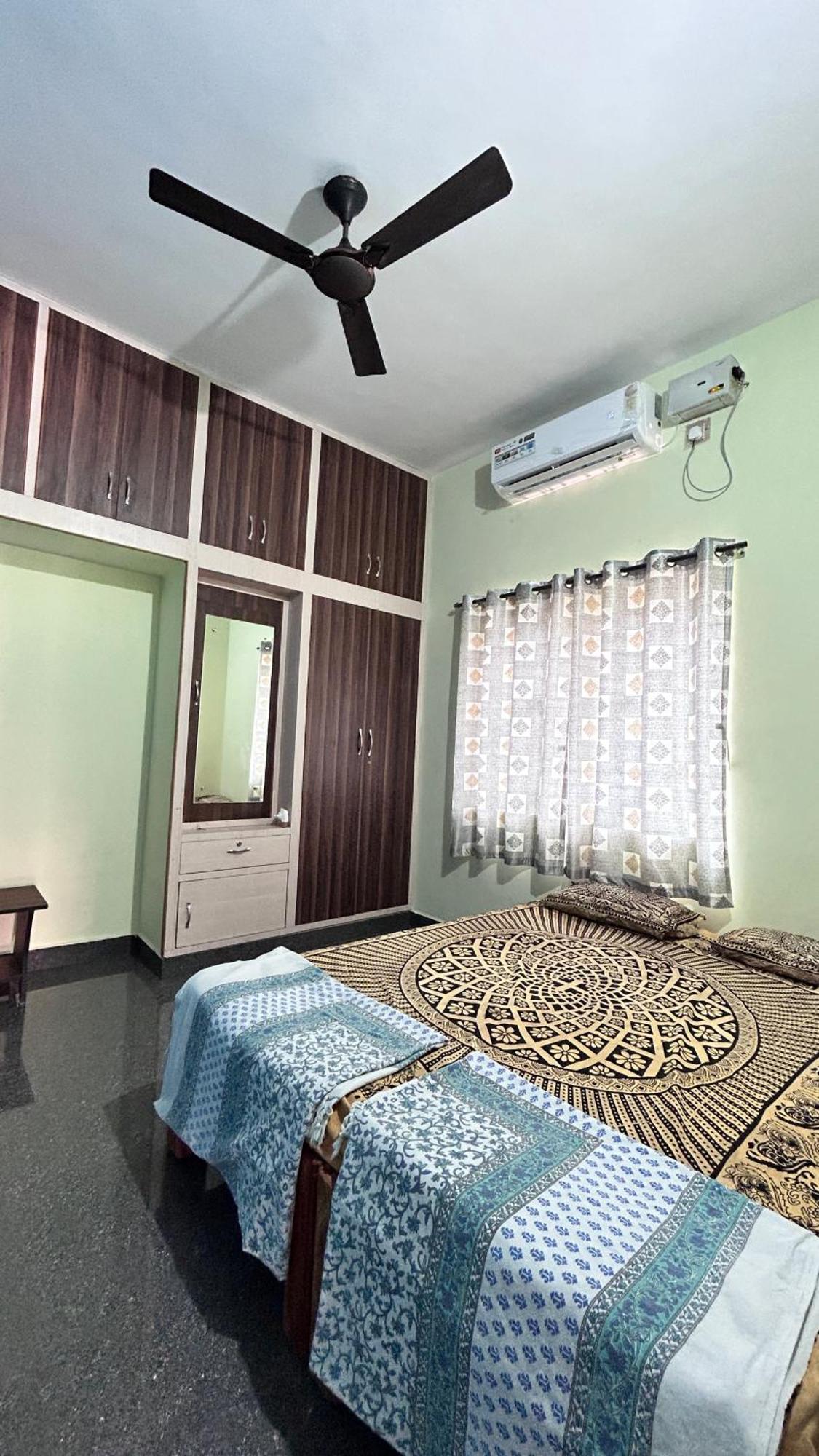Prajwal Home Stay Hampi Szoba fotó